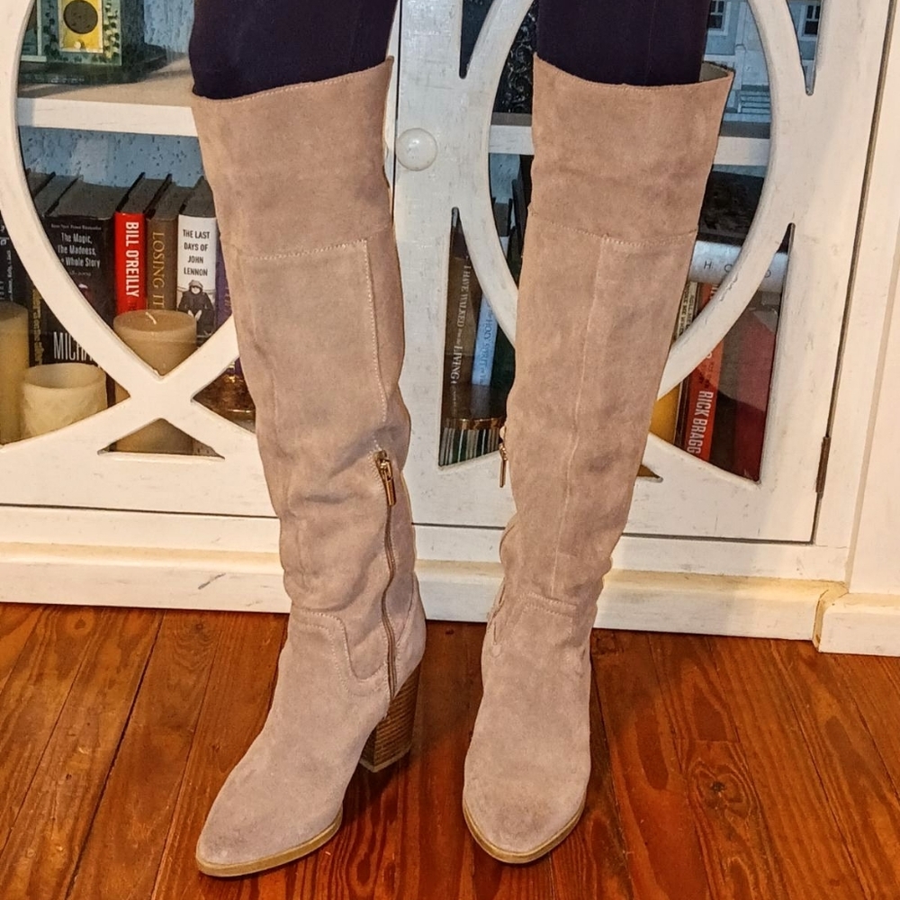 Steve Madden suede boots. Only worn inside home a few times. Size 7 1/2